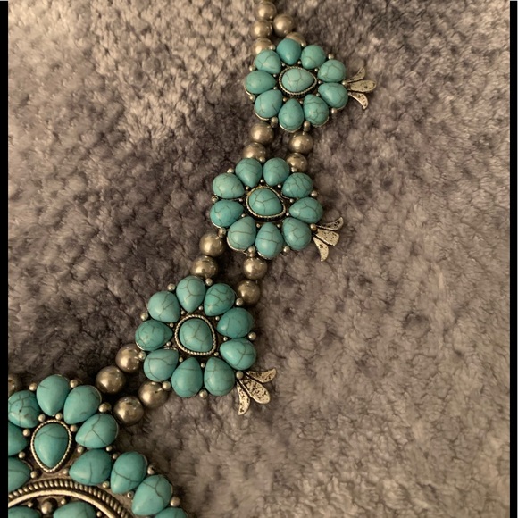 Turquoise Necklace - Picture 4 of 13
